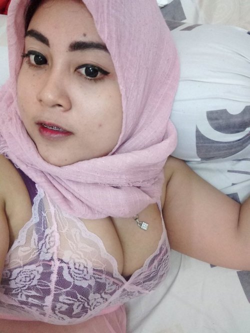 jonnotty: Wow hijabitch mantap