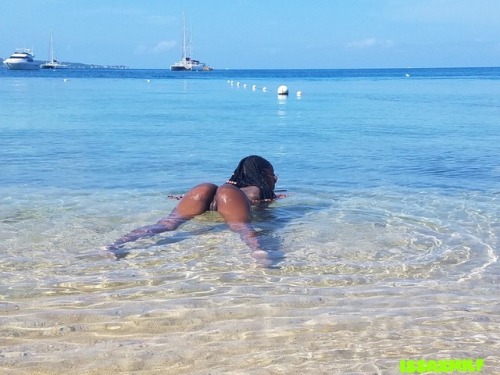 meatgod:  Jamaica 🇯🇲😘, she is enjoying my island, showing her amazing body, meatGod approved 