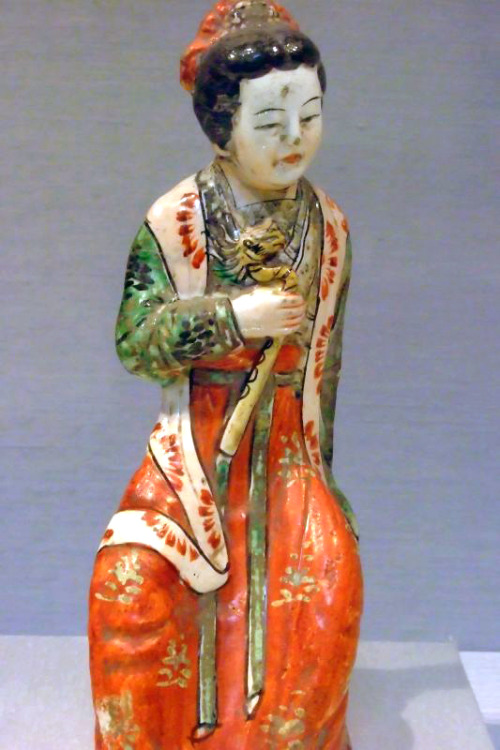 Figure of a woman, Jin-Yuan dynasty China; 13th-14th century