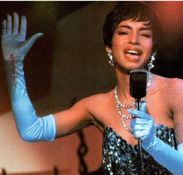 sade-adu:  Singing Live