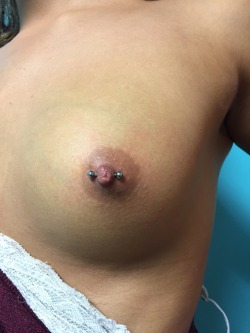 sickboylostboy:  Here’s a fresh nipple piercing from today! Jewelry from Anatometal. Thanks for looking 😻😻😻