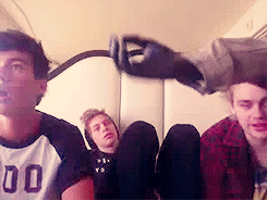 cocopopsirwin:  whenever i feel down i just rewatch this twitcam 
