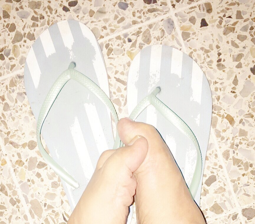 gabprincess01:  Monday night ☺☺☺😊😊😊😥😥😥👣👣👣