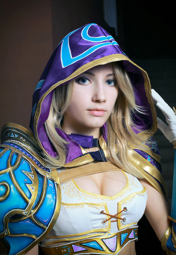 hotcosplaychicks:  Jaina’s portrait by Narga-Lifestream Check out http://hotcosplaychicks.tumblr.com