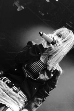 piercemethesirens:  Hayley W.<3 en We