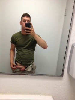 worldssexiestarmyguys:  To the right or left, would you? Then show the love!  Submissions always welcomed… come on guys show us what you’ve got!  WSAGs http://www.worldssexiestarmyguys.tumblr.com  We invite hot amateur army, navy, marine, RAF (servicemen