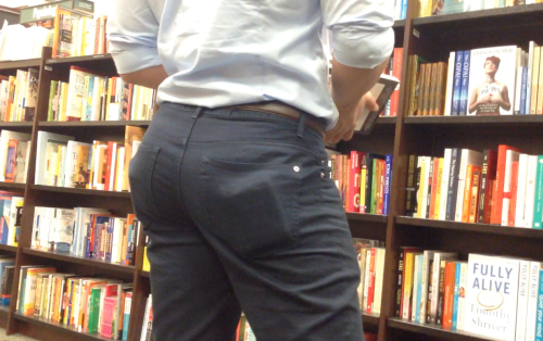 porngeekstuff:  Delicious College Ass @ Barnes & Noblehttp://porngeekstuff.tumblr.com/