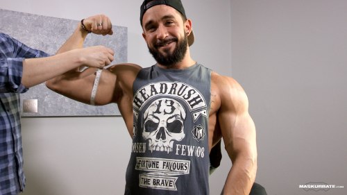 hairymacho:  http://hairymacho.tumblr.com/