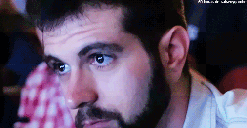 criaturitadeust:  quierodecirtequiero:  69-horas-de-salseoygarche:  me encanta su perfil<3   *-*  gracias satán por permitirme estar en el mismo mundo que este bello hombre ahre 