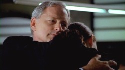 fyeahvictorgarber:  agujitayuppi:  One of the things I love the most about Alias is the relationship between Syd and her dad   Best thing IMO.