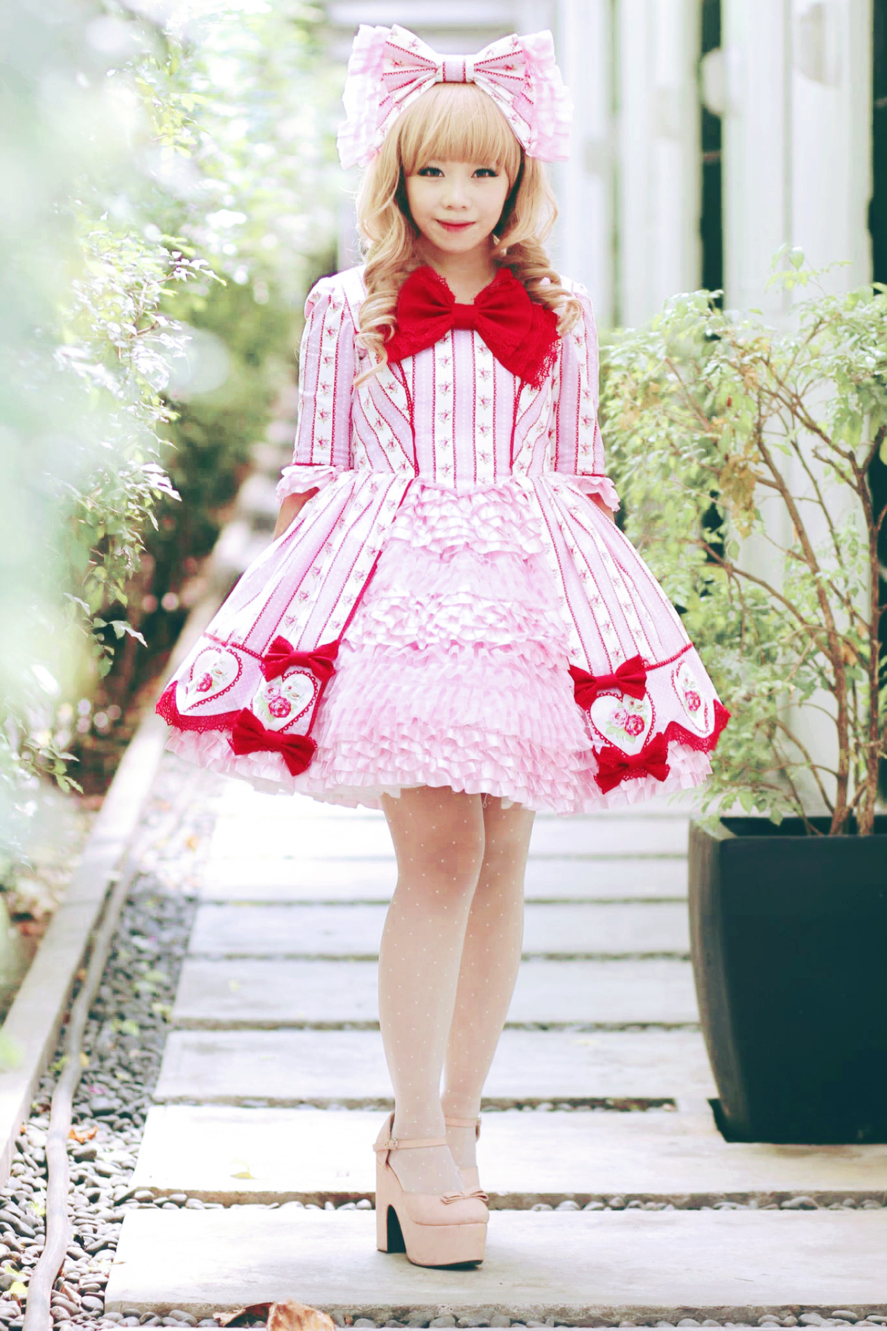 dolldelight:  Miaow being absolutely adorbs in this dress set I made! Photos by Jio
