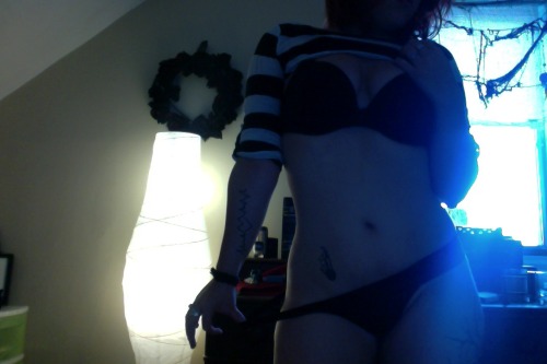 geekgothgirl:  Feeling good in a Thong for adult photos