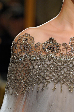 fashionbymademoiselle:  Details at Marchesa Spring 2012 RTW Fashion by Mademoiselle! (Runway blog!)