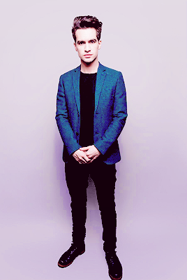 heavenlybrendon:  Brendon Urie by Emma Swann 