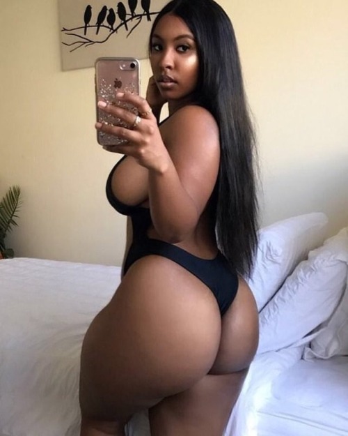 XXX thickaddiction:  @micaelaachantee 😍😍😍 photo