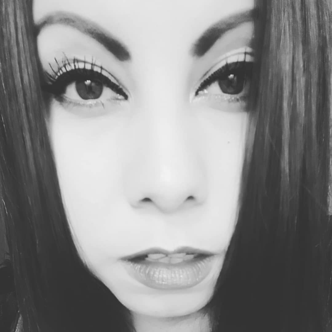 jewelotn:Be my mirror, my sword and shield #jewelotn #blancoynegro #blackandwhitephotography