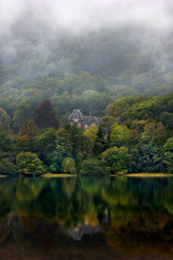 wonderous-world:  Loch Achray, Scotland, UK by Andy Wellings 