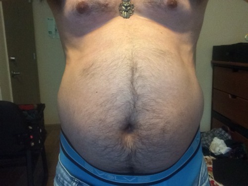 bigwolfcakebelly:  New! Larger empty belly ;3 Still looks pretty small to me though ._.