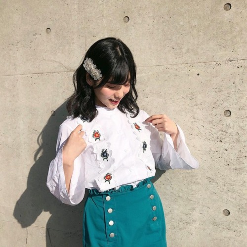 coordinate48: 谷口めぐ Megu Taniguchi - Instagram - Mon 09 Apr 2018 昨日の私服✨ blouse→#nadia skirt→#nicecla