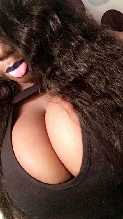 wynsongbyrd:  Bull’s Eye🙃