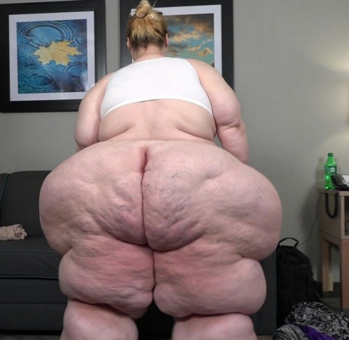 XXX speedygonzalez2: Ass sooooo fat. Delelicious photo