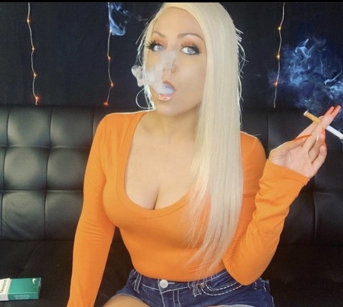 Porn photo smokinggetsmehard: