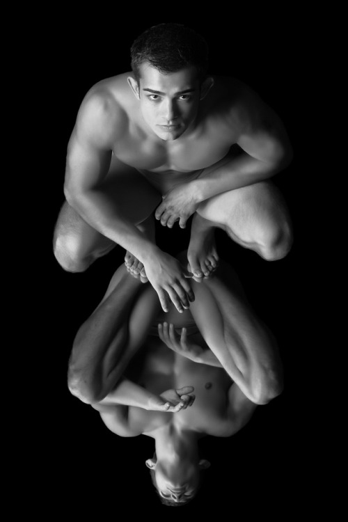 joselito28:  comicsgayart:  Ph. John Grier  Welcome to www.joselito28.tumblr.com