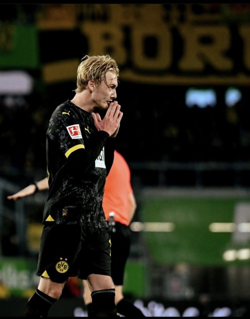 Caption: Nur Ein Schwarzgelber Punkt In Wolfsburg. #WOBBVB