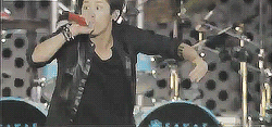 jackxybooboo:  ONE OK ROCK 2014 “Mighty Long Fall at Yokohama Stadium” Video Thanks to yu nrbnjynmr 