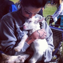 I WANT THAT GOAT!!