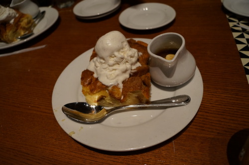 ‘Ohana Bread Pudding with Ice Cream and Caramel Banana Sauce & Birthday Cupcake'Ohana at D