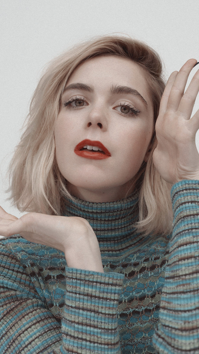 kl personalização — kiernan shipka lockscreens like/reblog if you save