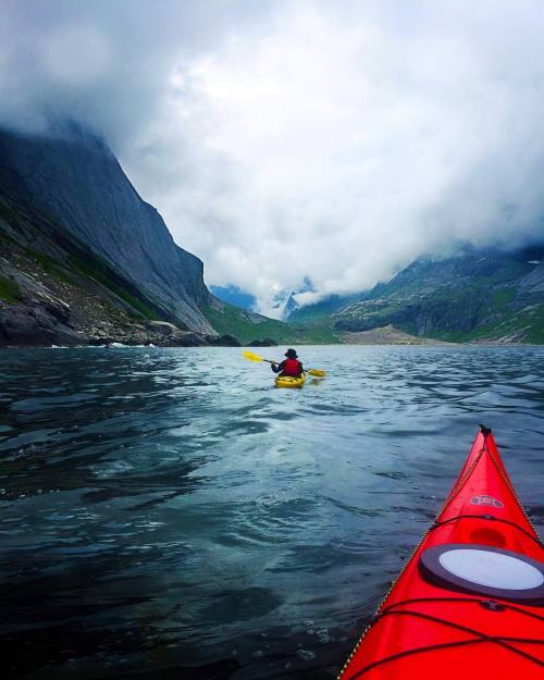#circumnavigation_of_lofoten #kvalvikabeach #arcticsea #explorer #kayaking_in_norway #silence #midni