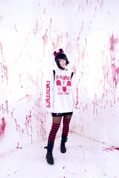 xxyokaisekaixx: SHONEN HOSPITAL SWEATSHIRT LONG SWEATSHIRT WITH STITCHINGS ON THE SIDE SUPER COMFTY