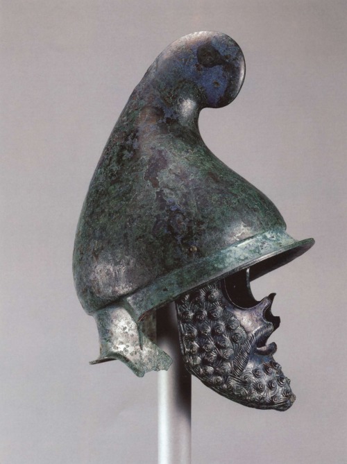 georgy-konstantinovich-zhukov:A bronze Phrygian style Grecian helmet, from 4th century BCE Thrace.(T