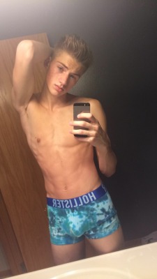 sexyboysbeingsexy.tumblr.com post 132445680834