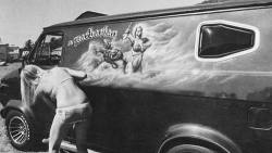 beatnikdaddio:  airbrushed van art is art in its purest form.