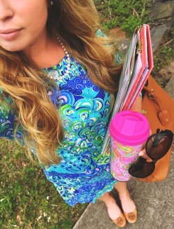 everydayinlilly:  trying to be bright and cheery on this gloomy Monday