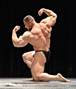 the-swole-strip:  evan centopani http://the-swole-strip.tumblr.com/