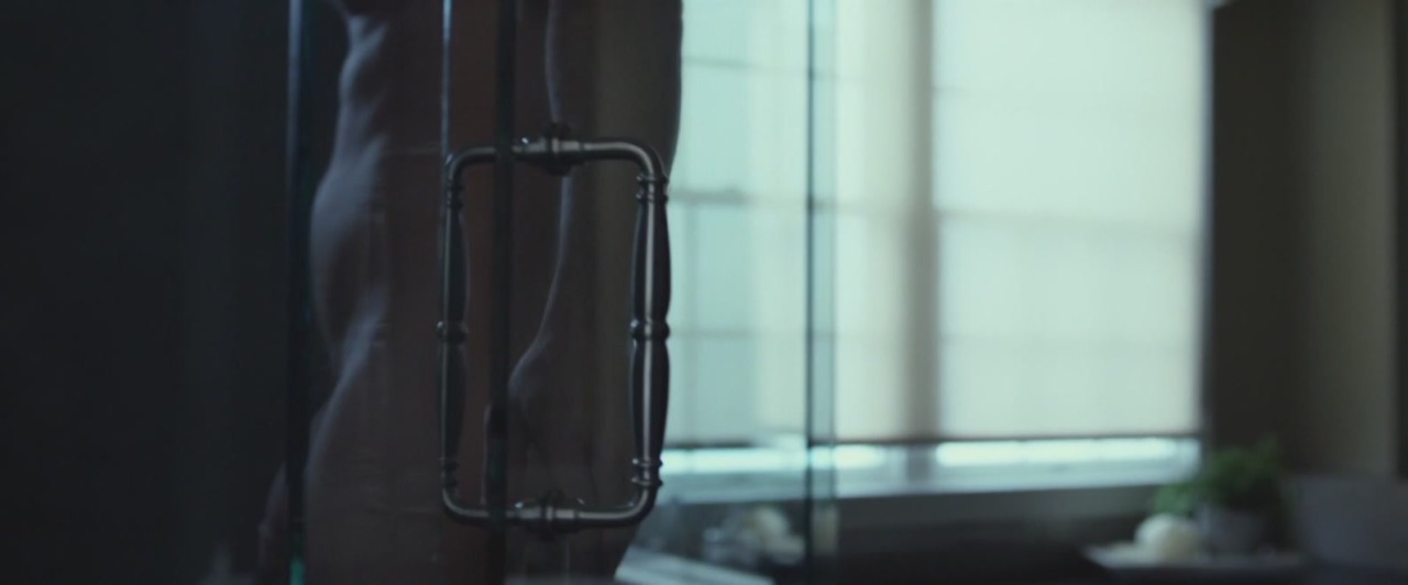 icantbelievehesnaked:  Ben Affleck gives us a glimpse of his cock in Gone Girl…
