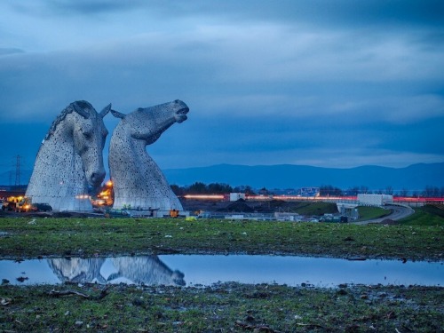 who-: The Kelpies, an enormous installation consisting of two giant horse head sculptures by ar