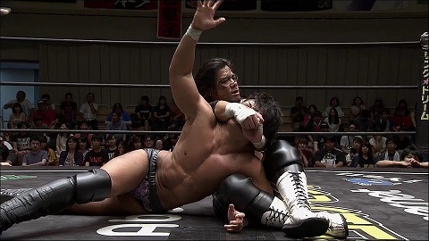 blackmaskjobber: Heavy dammage here, especially the out of ring hanging… Nice