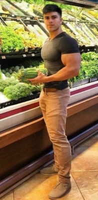 Love grocery shopping  http://imrockhard4u.tumblr.com