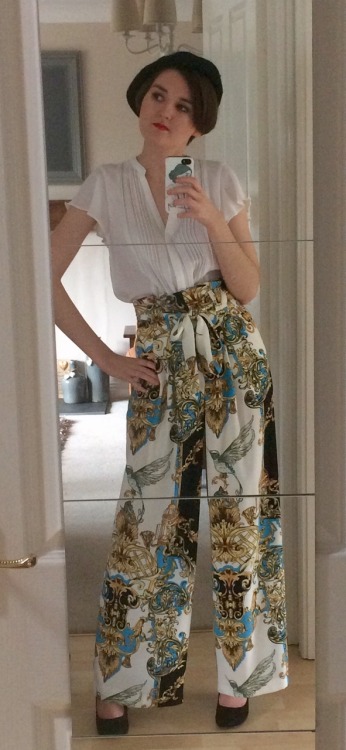 conan-doyles-carnations: New trousers and top! Feat. the beret