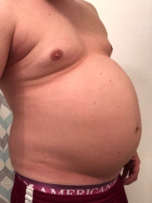 gluttonyislife: After a big gluttonous lunch I stuffed down a large pizza. Oooooo my poor belly!!! O