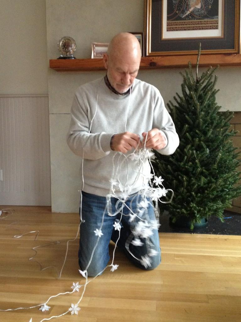 rocketfists:  eddplant:  breannaclassic:  So Patrick Stewart’s twitter is the cutest