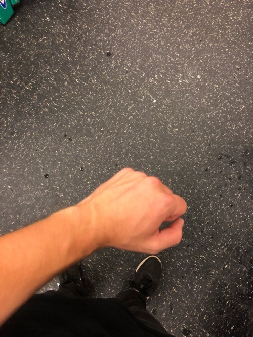 littlemisfit: prettyboy-prettyboy:Fuck a dick pic, hand pics are the wave eeeeeee!!!! Yesssss