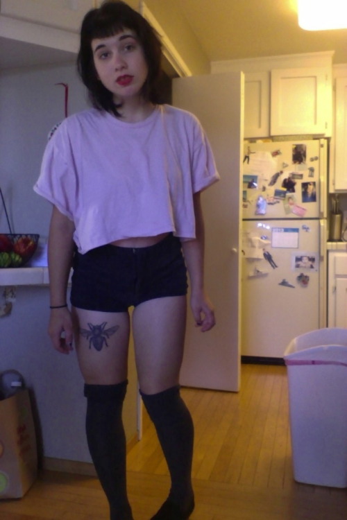 spooky-kitten:  forever taking hella uncomfortable selfies  