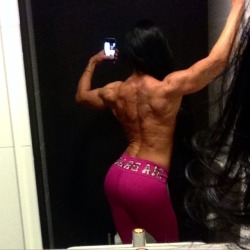 the-training-room:  @adrianakuhlcomhttps://instagram.com/p/1L-EfAG6P6/ Back done!😘www.adrianakuhl.com 💖 #biabrazilsweden  Great back muscles