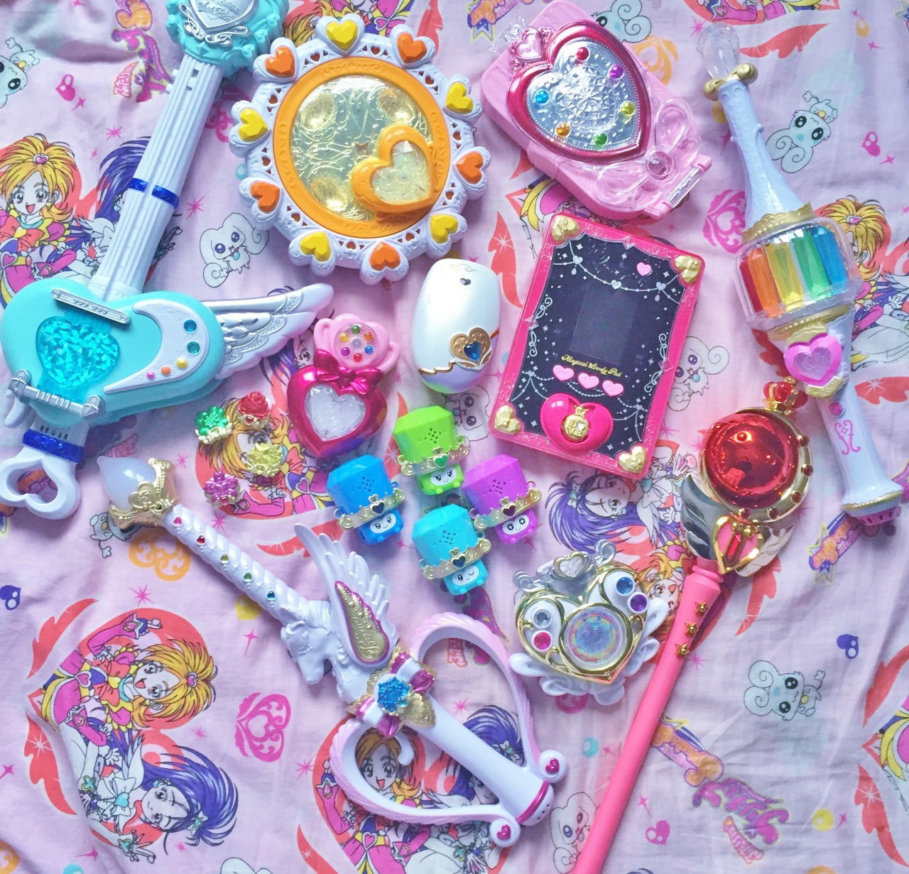 luigipony:  always good to have a magical girl arsenal of weapons in your bedroom~~ 